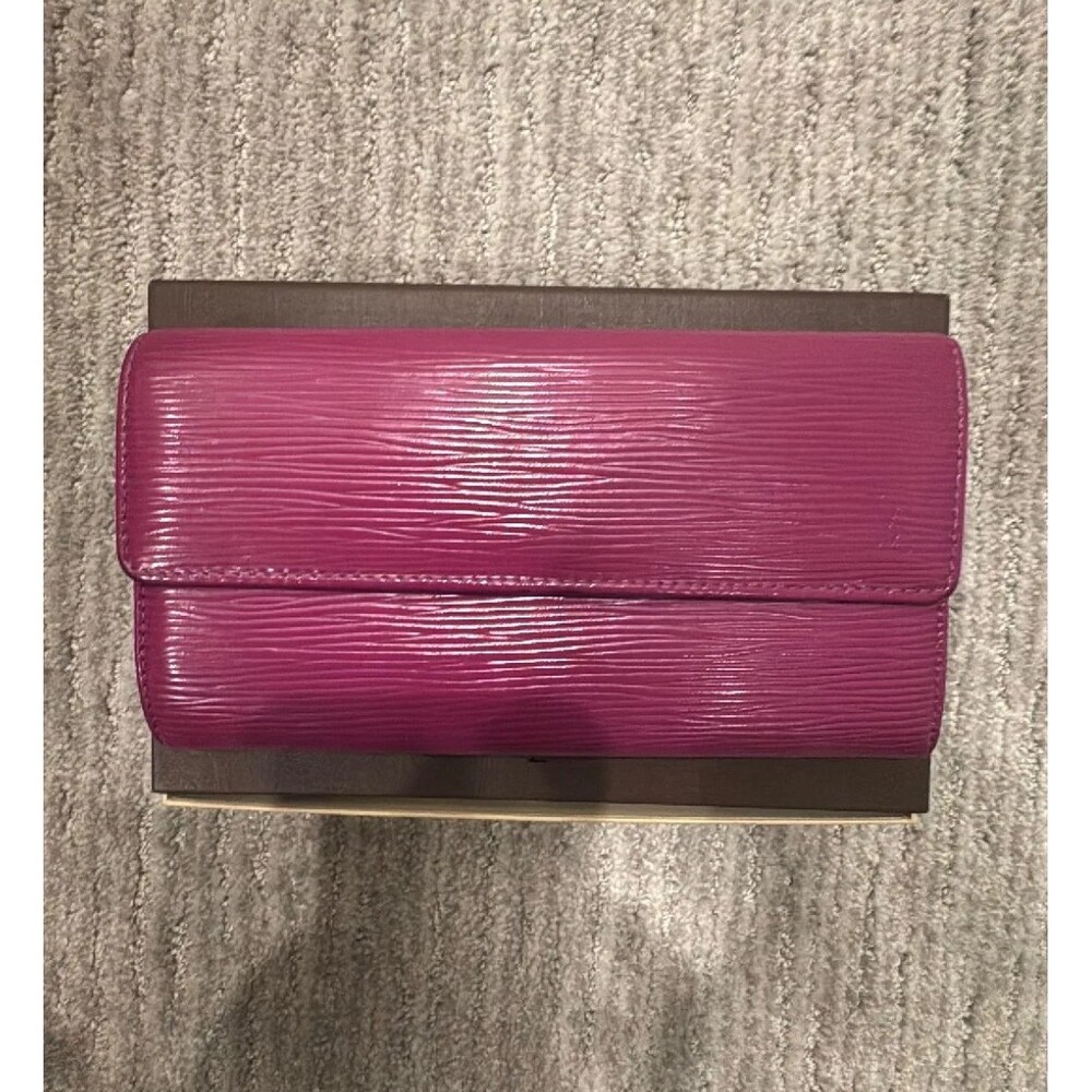 Louis Vuitton Authentic Epi Leather Grenade Clutch Bifold Purse Wallet